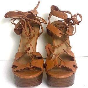 👀 Wrap-tie Platform Heels